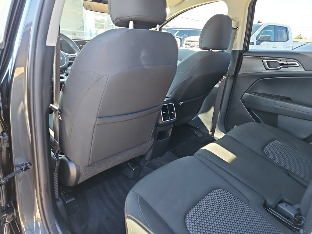 Used 2024 Kia Sportage LX FWD image 13