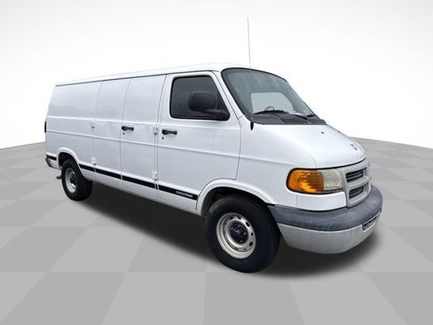 Used 2001 Dodge B1500 image 3