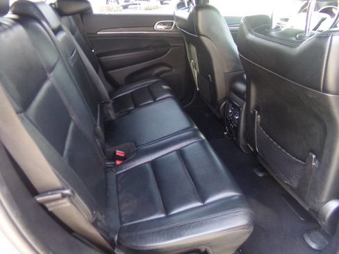 Used 2019 Jeep Grand Cherokee Limited image 37