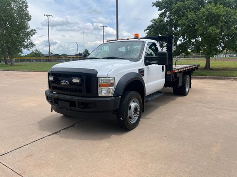 Used 2009 Ford F550 2WD Regular Cab Super Duty image 3