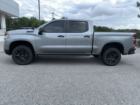 Used 2024 Chevrolet Silverado 1500 LT Trail Boss w/ Convenience Package II AWD/4WD image 2