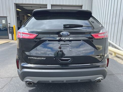 Used 2024 Ford Edge Titanium w/ Equipment Group 301A AWD/4WD image 7