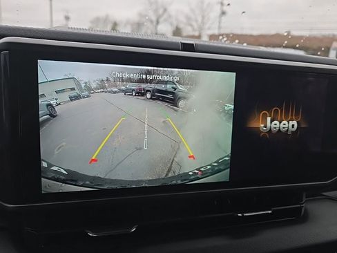 Used 2024 Jeep Wrangler Unlimited Rubicon 4xe image 28