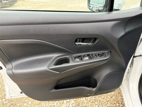 Used 2025 Nissan Versa SV image 30