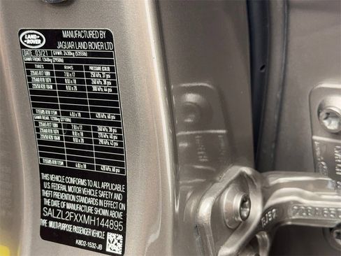 Used 2021 Land Rover Range Rover Evoque R-Dynamic SE image 56