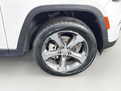Used 2023 Jeep Grand Cherokee Limited AWD/4WD image 37