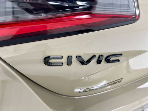Used 2025 Honda Civic Sport image 26