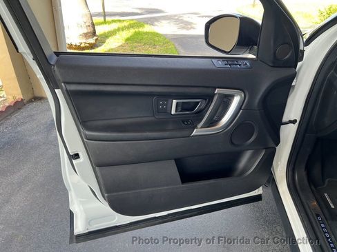 Used 2015 Land Rover Discovery Sport HSE Luxury image 29