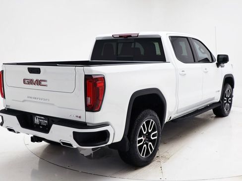 Used 2025 GMC Sierra 1500 AT4 w/ Technology Package AWD/4WD image 10