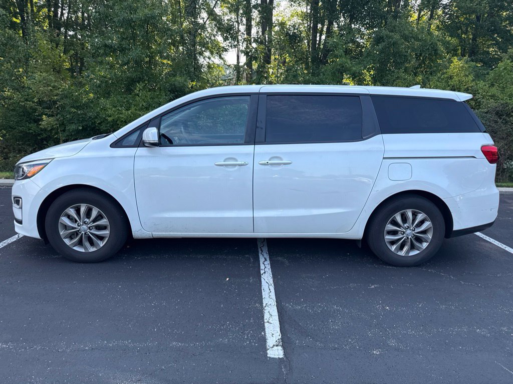 Used 2019 Kia Sedona LX FWD image 2