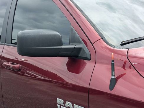 Used 2020 RAM 1500 Classic SLT RWD image 9