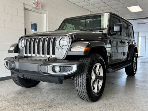 Used 2022 Jeep Wrangler Unlimited Sahara AWD/4WD image 21