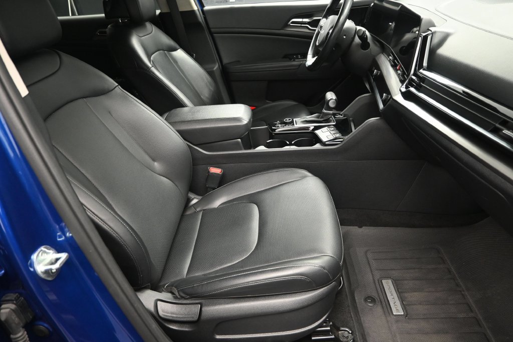 Certified 2024 Kia Sportage EX FWD image 37