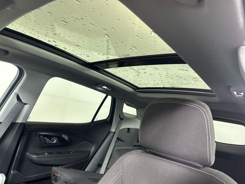 Used 2023 GMC Terrain SLE w/ Driver Convenience Package image 12