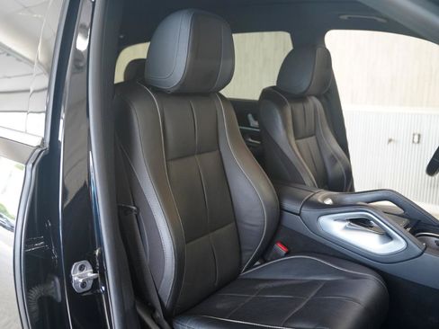 Used 2021 Mercedes-Benz GLS 580 4MATIC image 31