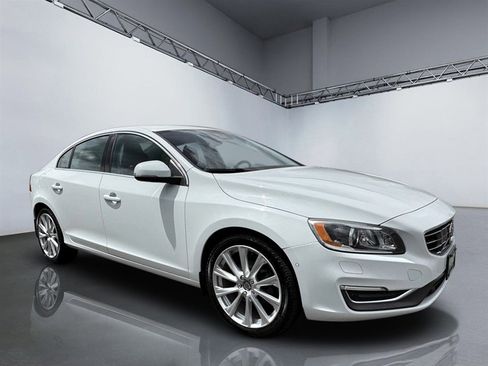 Used 2016 Volvo S60 T5 Inscription Platinum FWD image 9