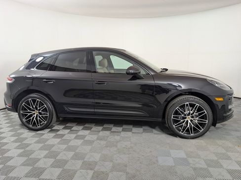 Certified 2026 Porsche Macan AWD/4WD image 9