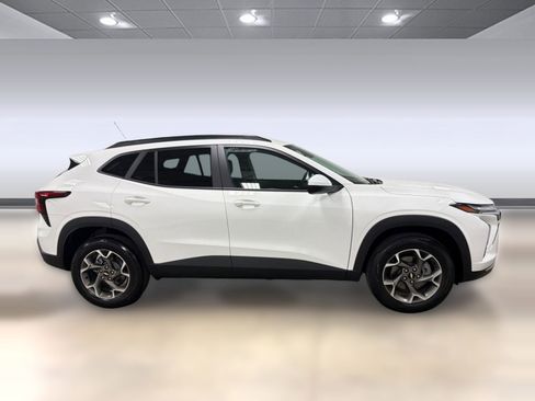 Used 2026 Chevrolet Trax LT w/ Driver Confidence Package FWD image 7