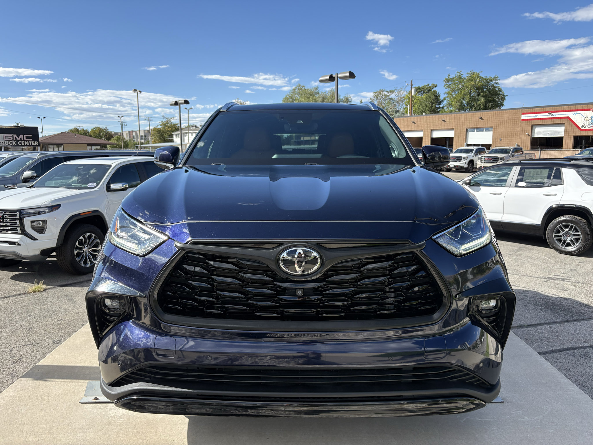 Used 2022 Toyota Highlander Platinum AWD/4WD image 14