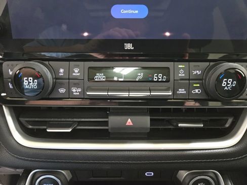 Used 2024 Toyota Grand Highlander AWD image 21
