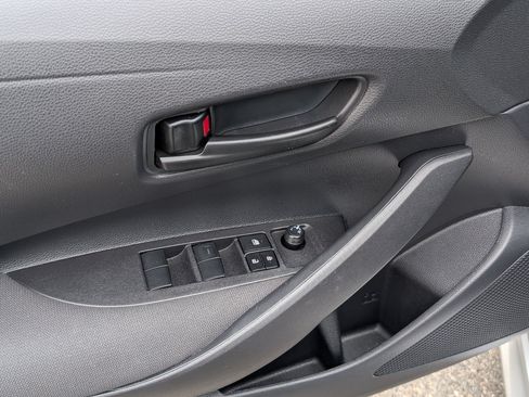 Used 2025 Toyota Corolla LE FWD image 15