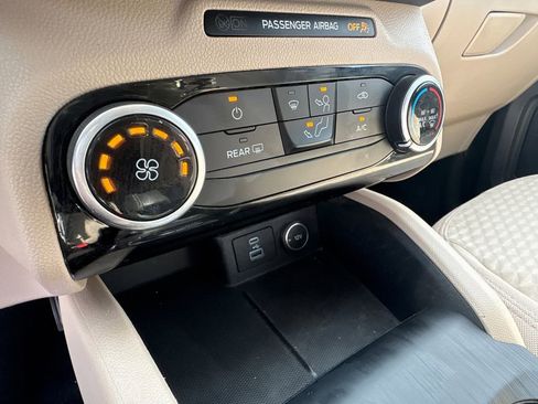Used 2021 Ford Escape SE FWD image 26