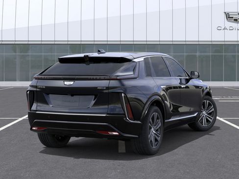 New 2026 Cadillac Lyriq Luxury RWD image 4