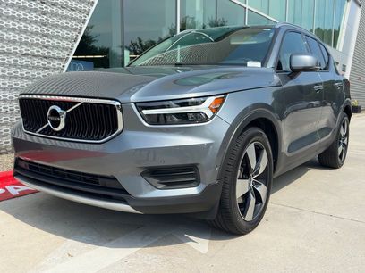 Used 2019 Volvo XC40 T5 Momentum