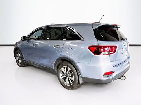 Used 2020 Kia Sorento LX image 8