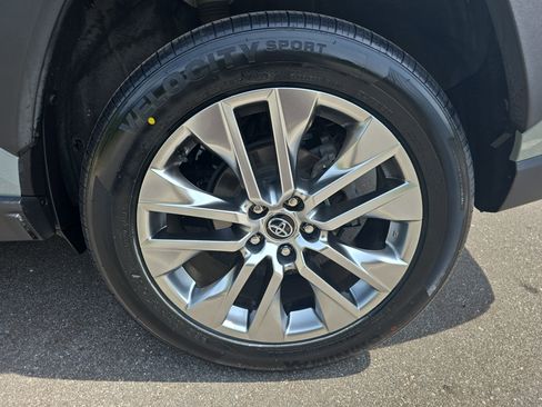 Certified 2021 Toyota RAV4 XLE Premium AWD/4WD image 36