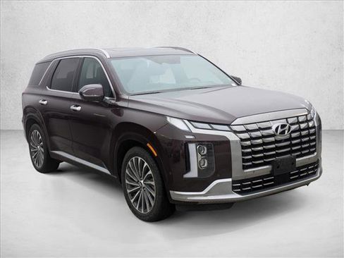 Used 2024 Hyundai Palisade Calligraphy image 3