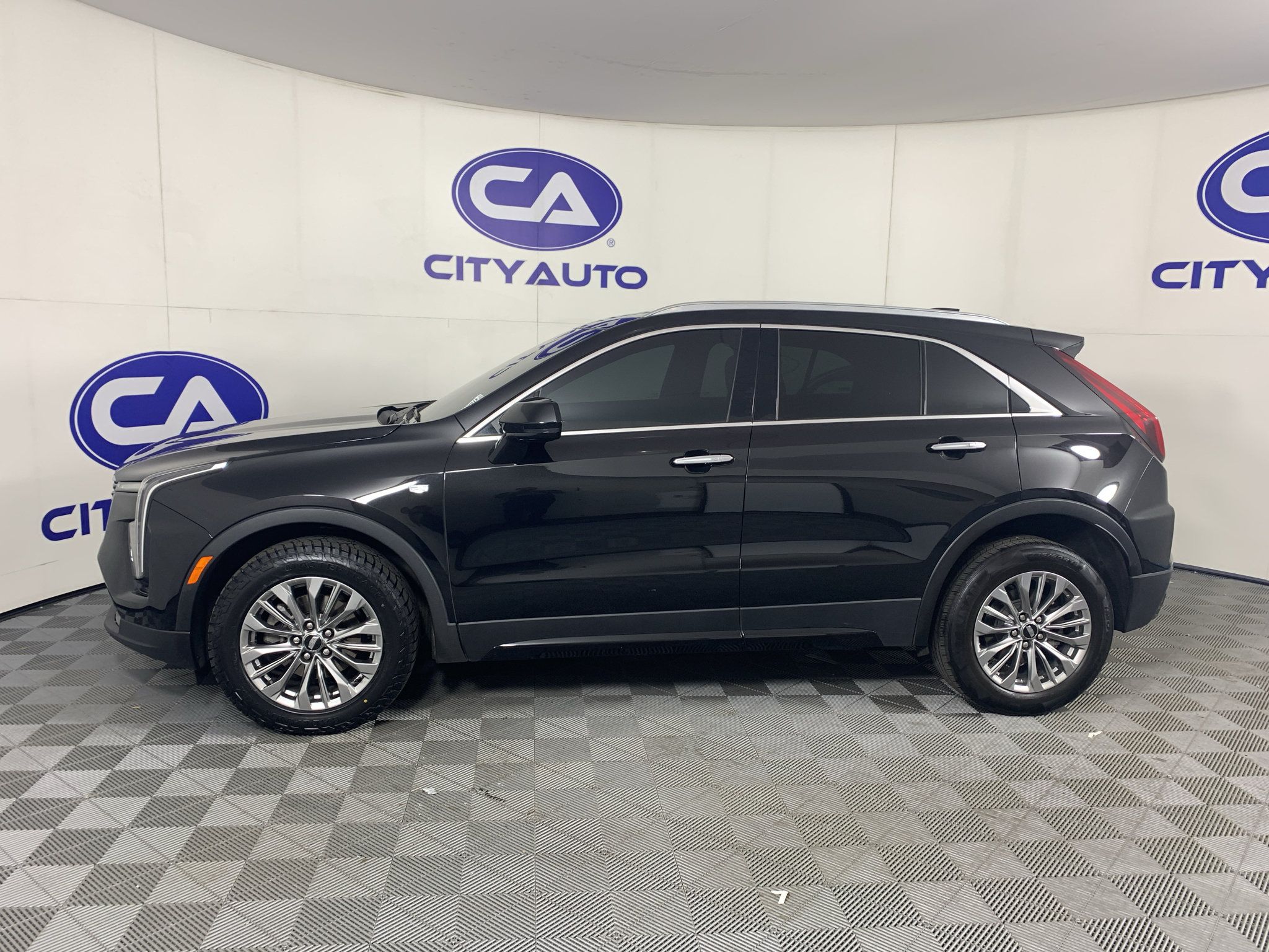 Used 2024 Cadillac XT4 Premium Luxury AWD/4WD image 6