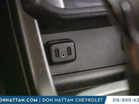Used 2022 Chevrolet Colorado LT w/ LT Convenience Package image 12