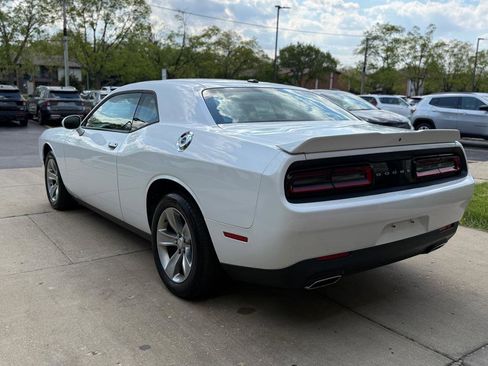 Used 2020 Dodge Challenger SXT RWD image 4