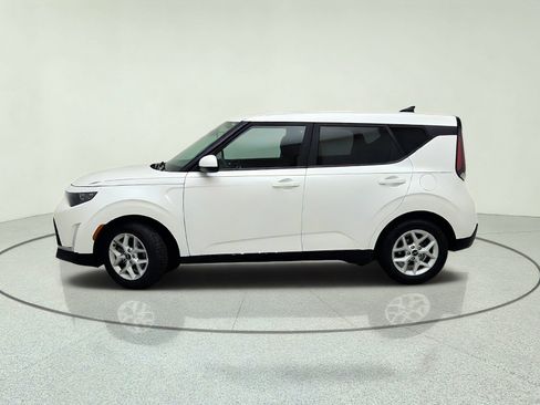 Used 2023 Kia Soul LX w/ Option Group 015 FWD image 14
