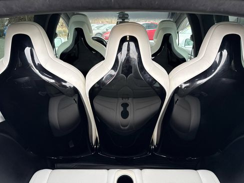 Used 2016 Tesla Model X 60D image 23