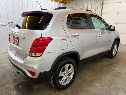 Used 2020 Chevrolet Trax LT w/ LT Convenience Package AWD/4WD image 6