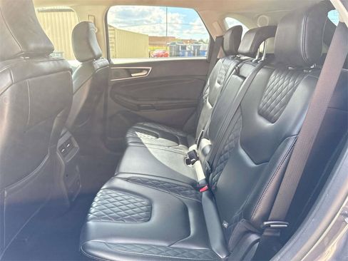 Used 2023 Ford Edge Titanium image 10