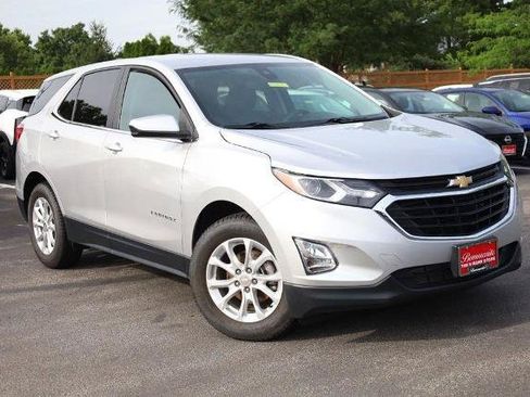 Used 2021 Chevrolet Equinox LT FWD image 2
