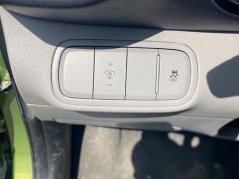 Certified 2024 Hyundai Venue SEL FWD image 21