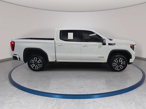 Used 2025 GMC Sierra 1500 AT4 w/ AT4 Premium Package AWD/4WD image 4