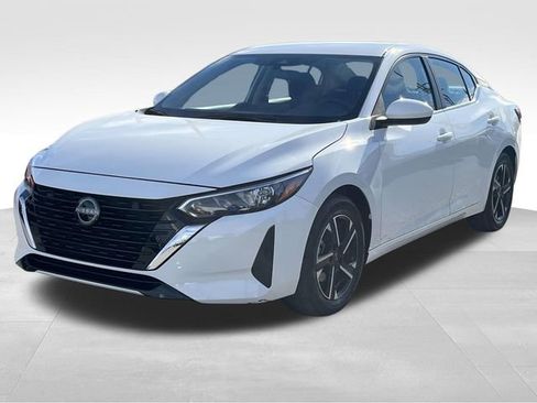 Used 2025 Nissan Sentra SV image 3