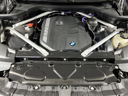 Used 2023 BMW X7 xDrive40i image 29