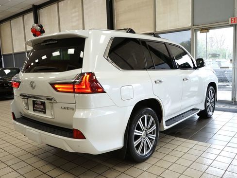 Used 2017 Lexus LX 570 4WD w/ Luxury Package image 23