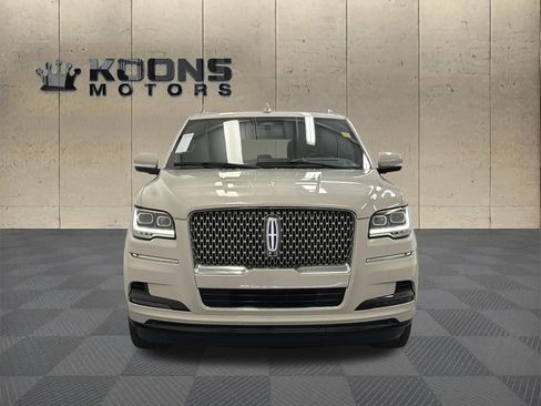 Used 2022 Lincoln Navigator L Reserve AWD/4WD image 3