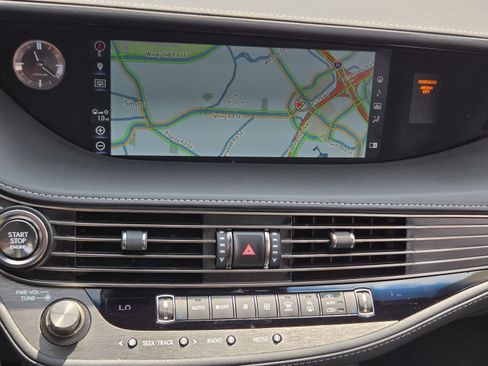 Used 2019 Lexus LS 500 w/ Accessory Package (Z1) RWD image 17