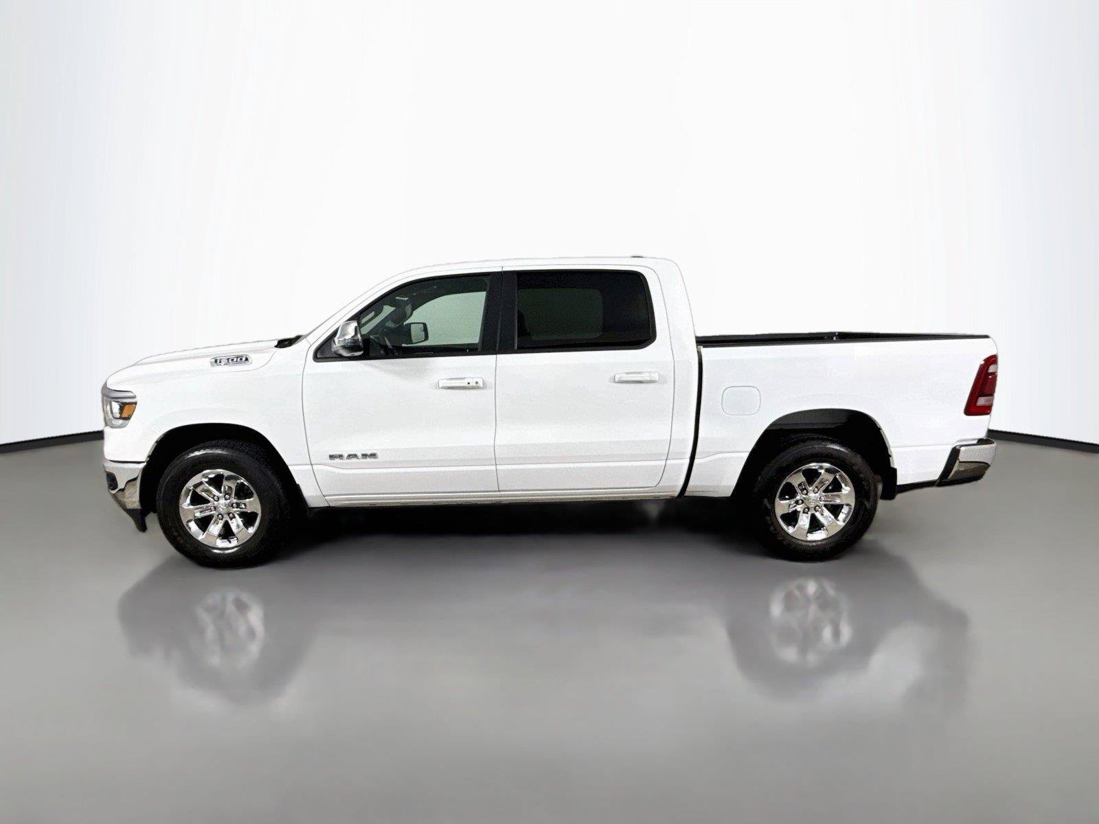 Used 2024 RAM 1500 Laramie AWD/4WD image 8