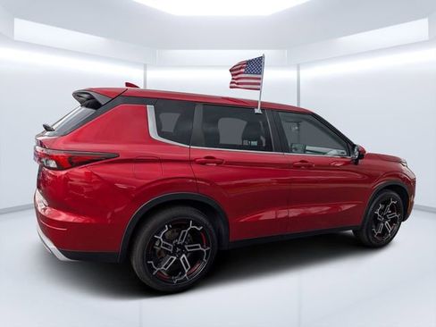 Used 2022 Mitsubishi Outlander SE AWD/4WD image 3