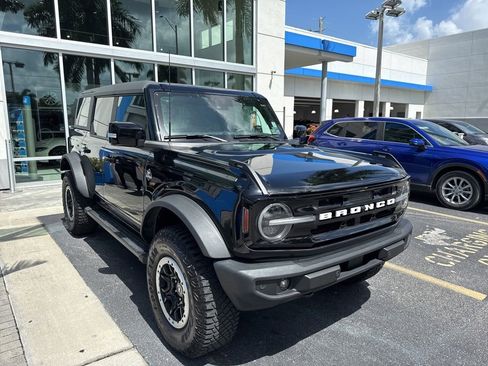 Used 2022 Ford Bronco Outer Banks w/ Sasquatch Package AWD/4WD image 7