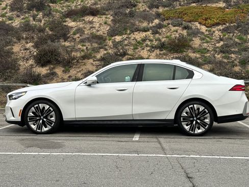 Used 2025 BMW 540i xDrive image 9